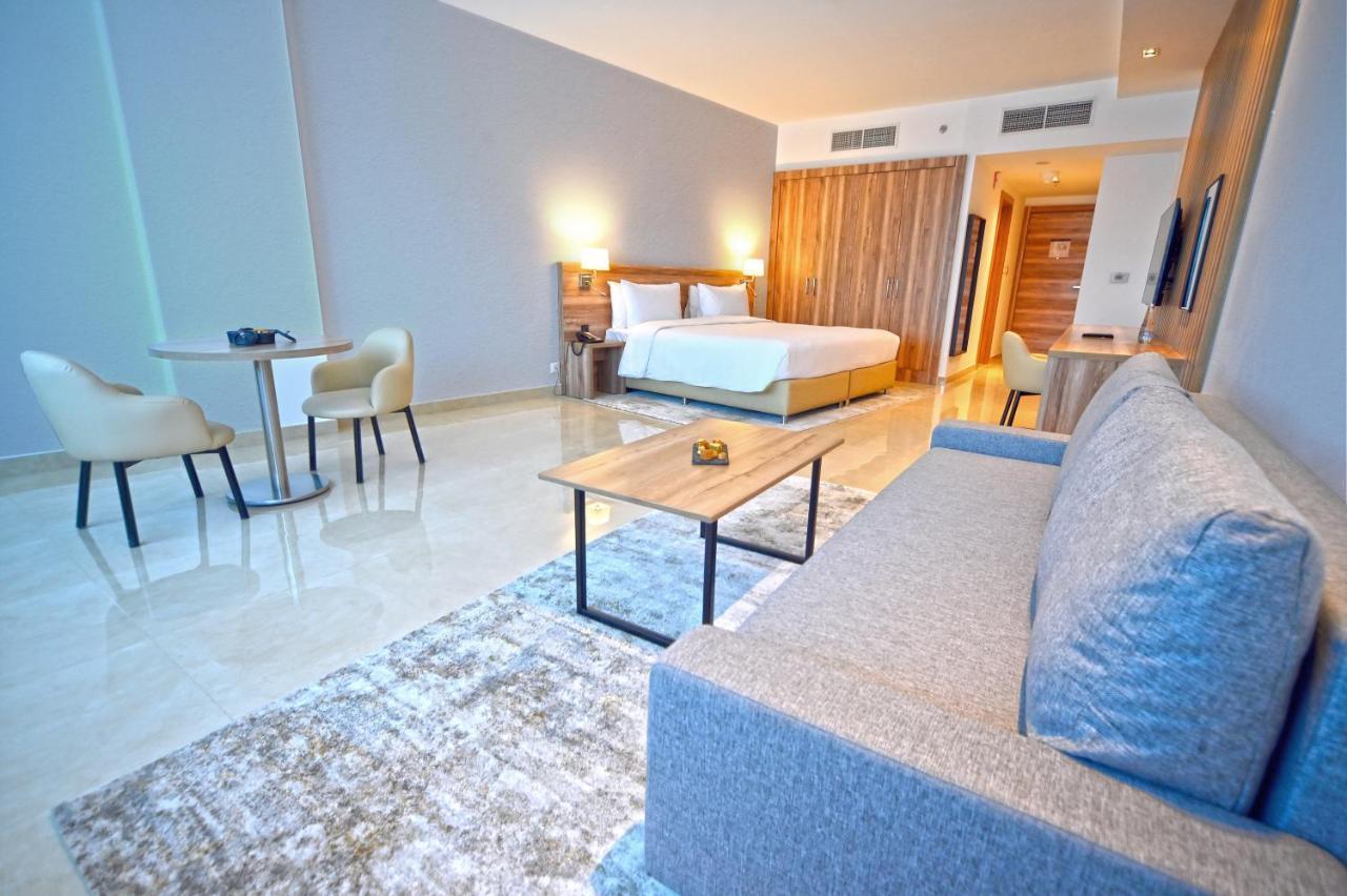 Pyramisa Hotel Apartments Dubai Eksteriør bilde