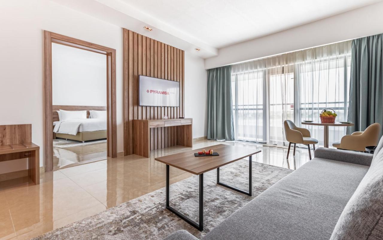 Pyramisa Hotel Apartments Dubai Eksteriør bilde